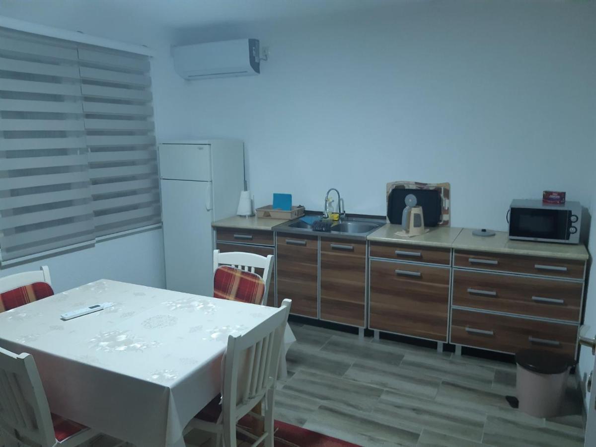 As Guesthouse Krzevici Εξωτερικό φωτογραφία